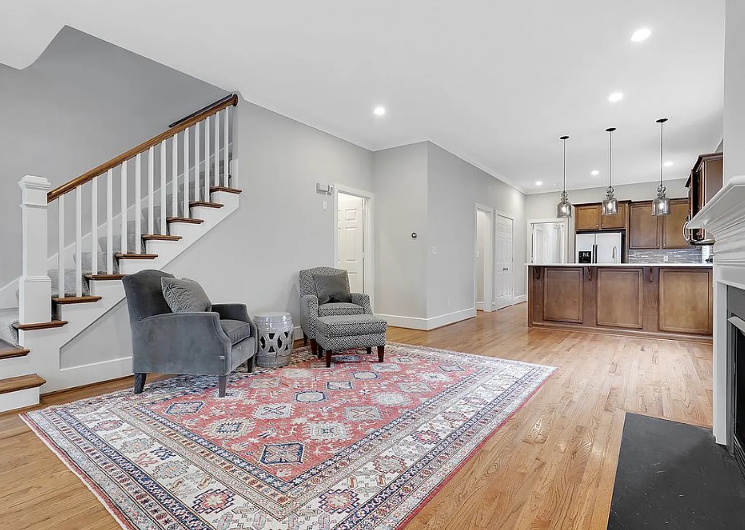 3 bed, 3.5 bath, 1799 sqft, $3,750 — Photo 4