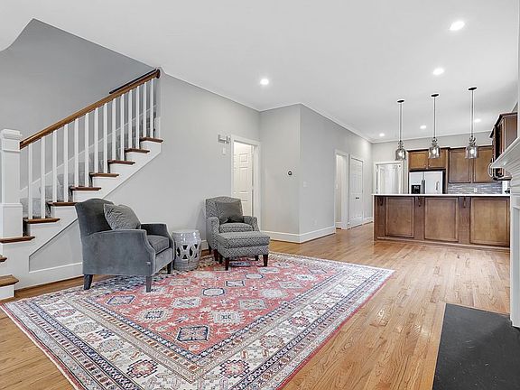 4th image of 9206 Featherbell Blvd