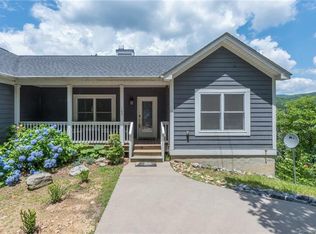 105 Davey Crockett Rd, Fairview, NC 28730