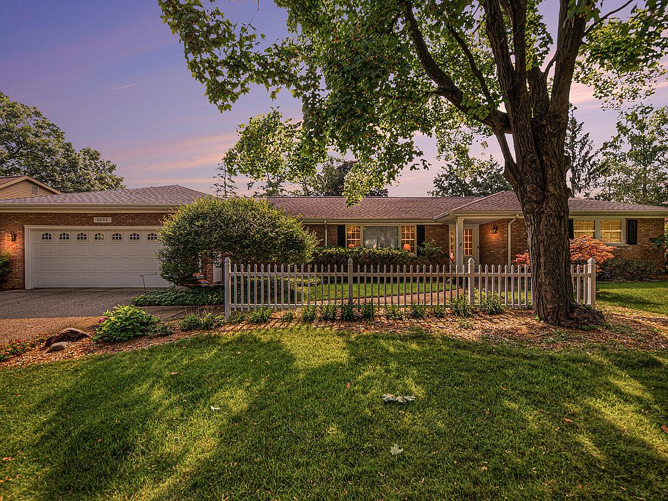1st image of 2533 Ridgeview Dr