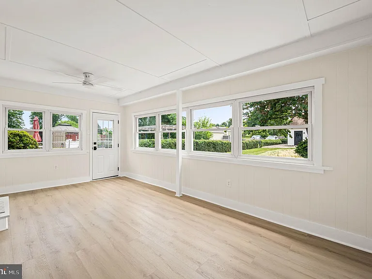 1024 W Bridge St — Photo 15