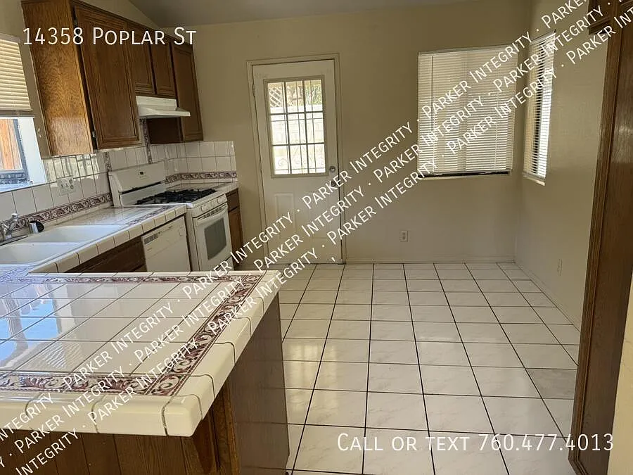 Building Photo - 14358 Poplar St