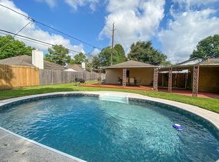 21719 Meadowhill Dr, Spring, TX 77388