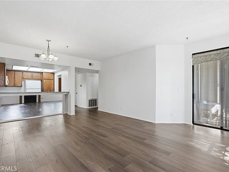 2559 Plaza Del Amo #104 — Photo 4