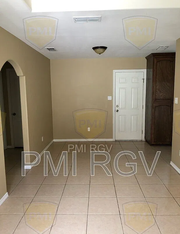 2 bed, 2.0 bath, $925 — Photo 2
