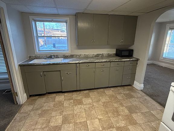 5th image of 546 2nd St SW #1