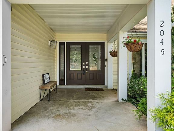 3rd image of 2045 Country Field Dr