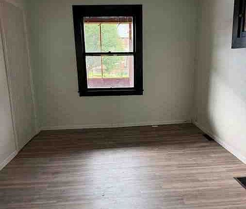 4th image of 592 E 7th Ave