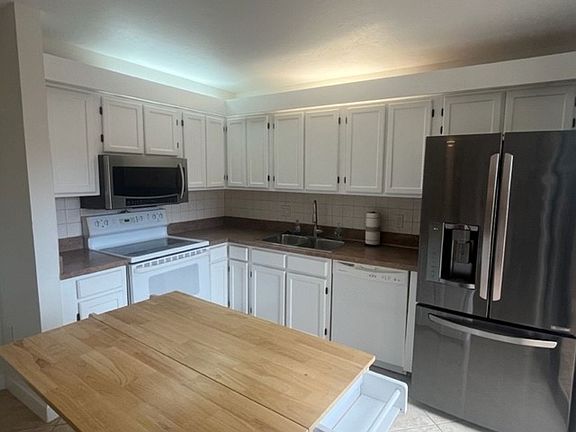 3rd image of 5205 Cedar Dr W