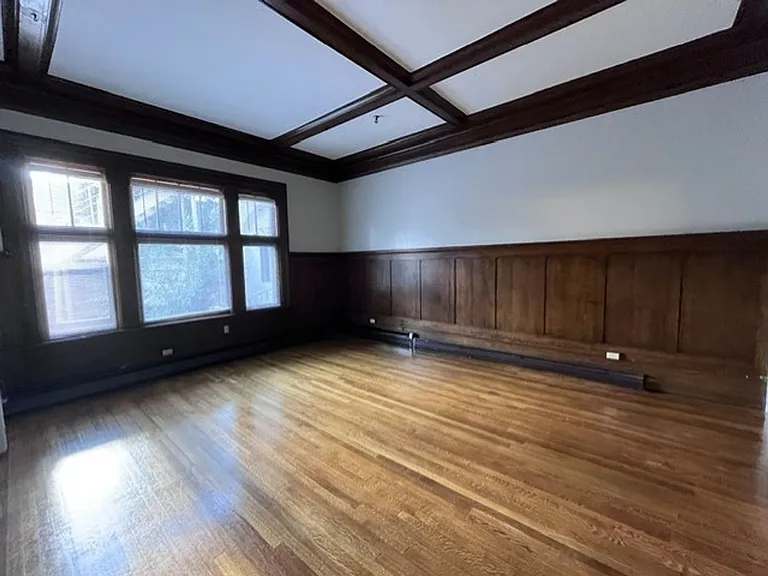 The Manor — Photo 10