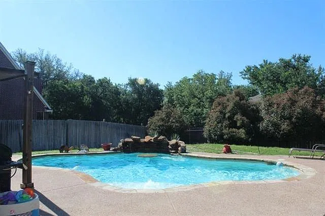 3 bed, 1647 sqft, $2,500 — Photo 2