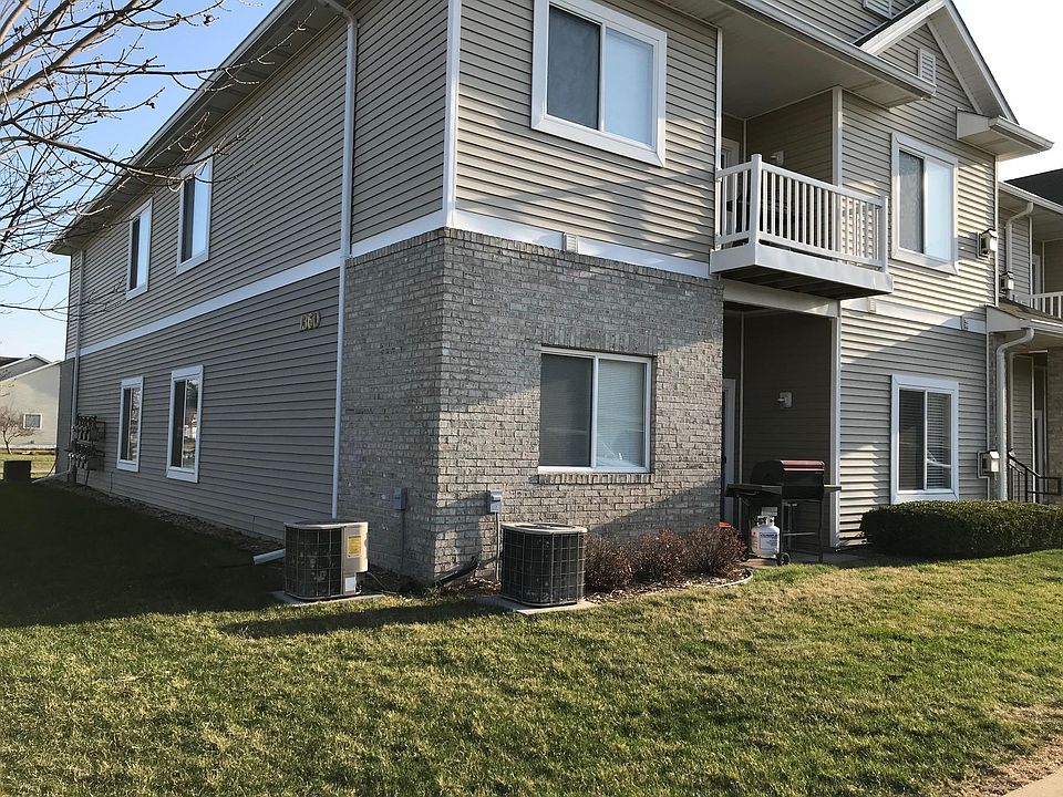 2nd image of 1360 SE Florence Dr Unit 60L
