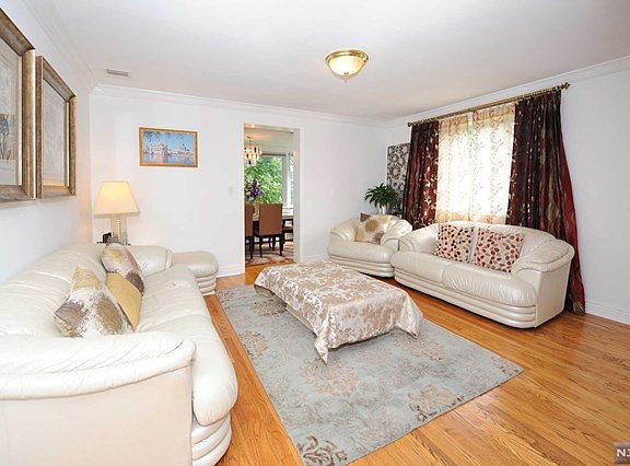 5th image of 13-36 Jerome Pl #1X