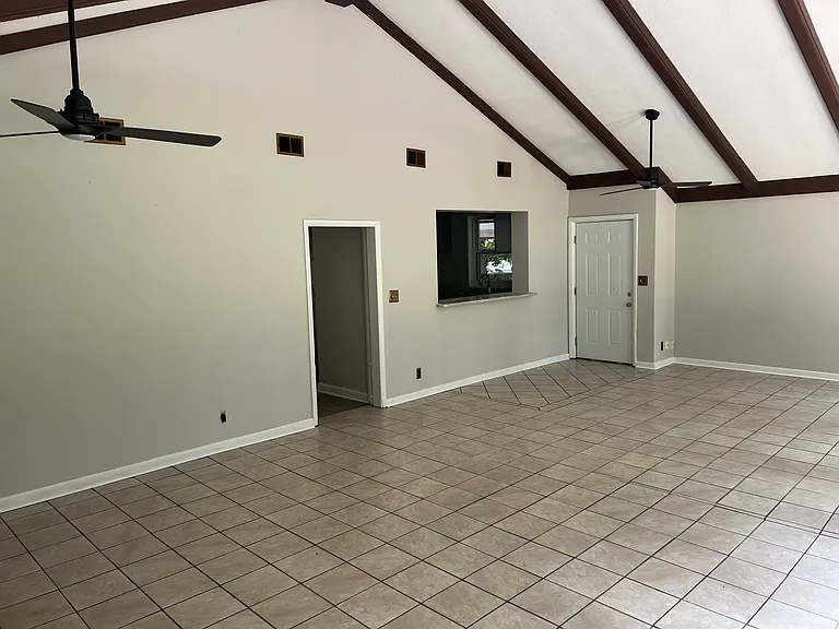 110 S Purdue Ave — Photo 10