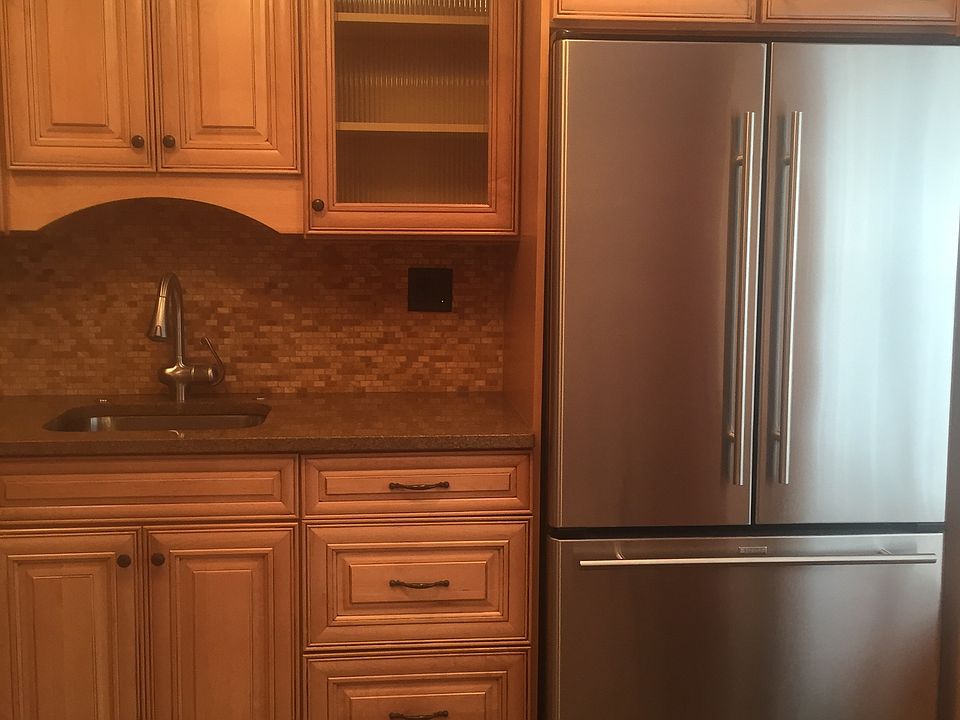 Custom Kitchen Cabinets and Granite Countertop
