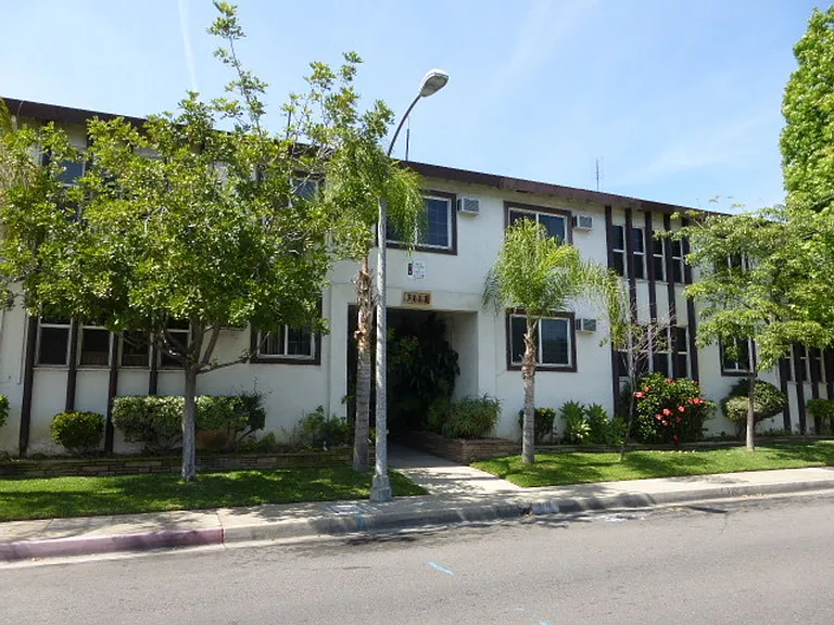 3111 W Ramona Rd — Photo 1