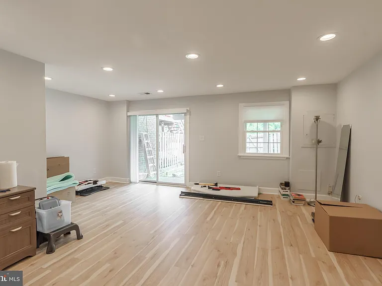 5776 Yellowrose Ct — Photo 22