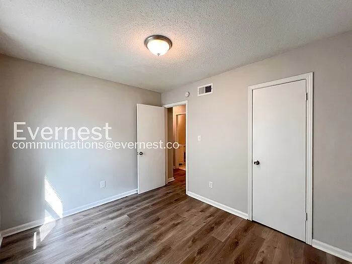 3060 Fairmeadow Dr — Photo 13