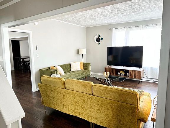 4th image of 8 Piersons Ln #102
