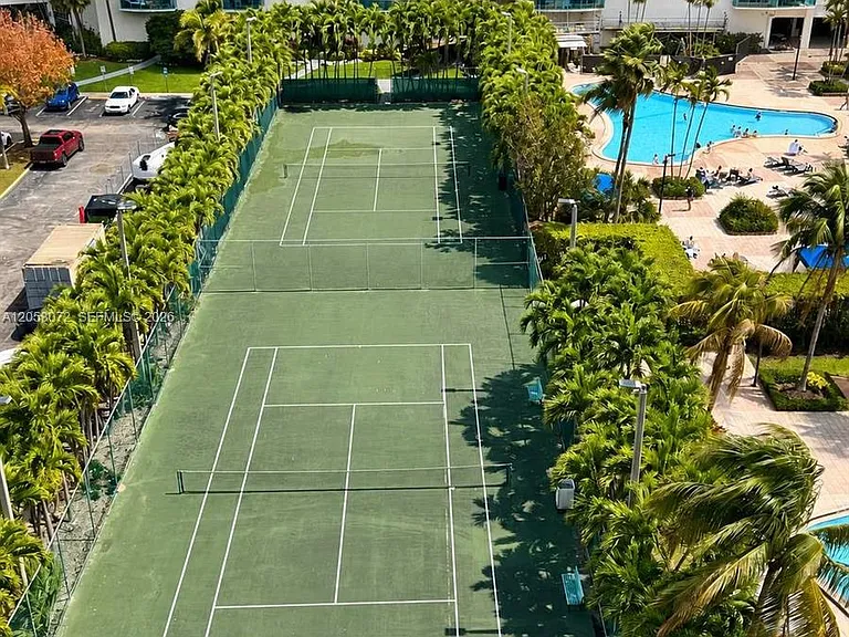 19380 Collins Ave #910 — Photo 10