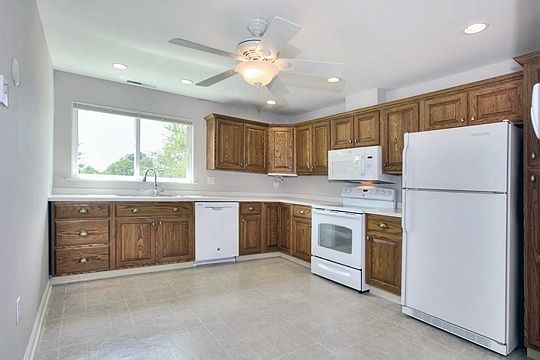 Eat-in Kitchen