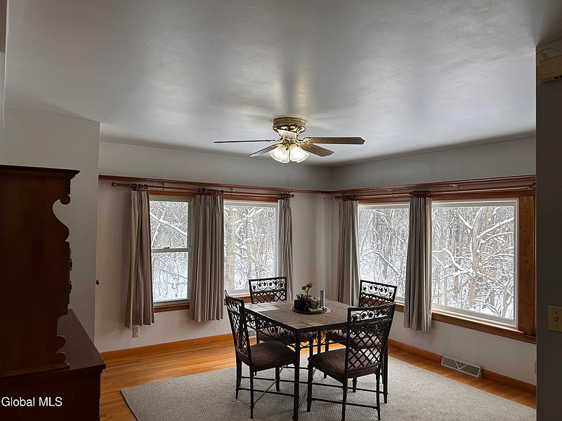 4th image of 730 Sacandaga Road