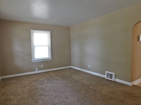 4th image of 2049 Coleridge Dr