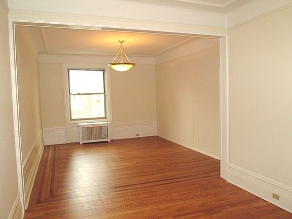 2nd image of 76 W 86th St APT 4A