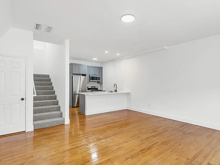 1827 N Wilcox Ave — Photo 9