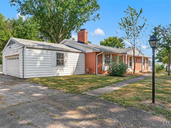 17 Dorclin Ln, Saint Louis, MO 63128