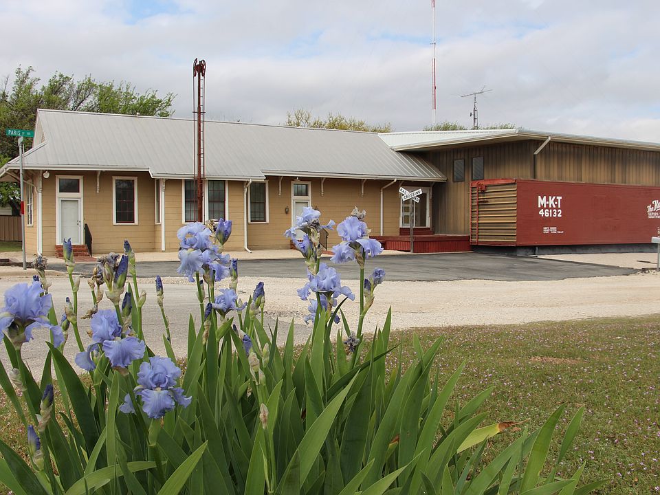 1st image of 700 W Highway 82