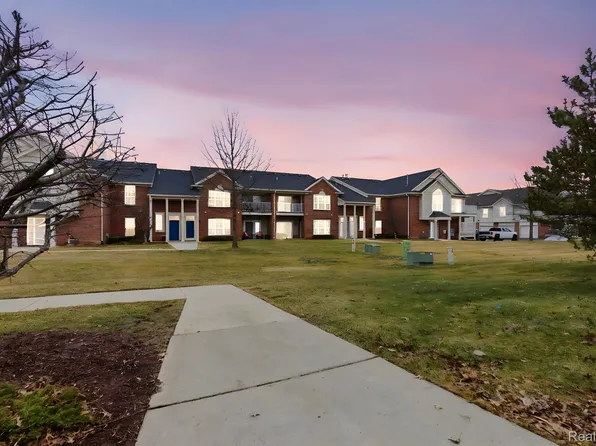 51602 Stern Ln #128, New Baltimore, MI 48051