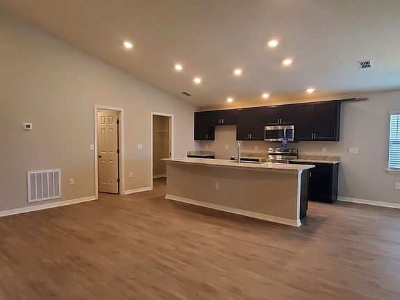 3rd image of 3011 Laurel Oak Dr