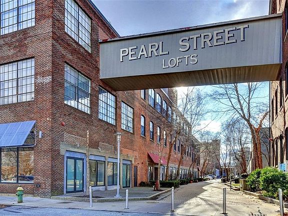 2nd image of 302 Pearl St Unit 210