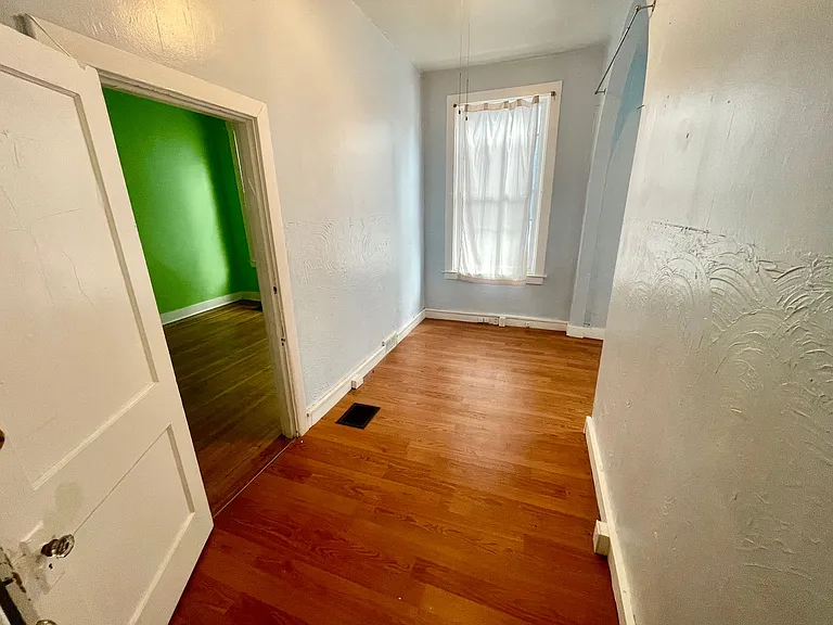 5498 Hays Street — Photo 7