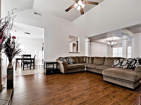 5th image of 3112 S G St