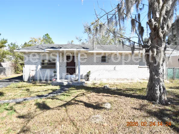 5028 16th St, Zephyrhills, FL 33542