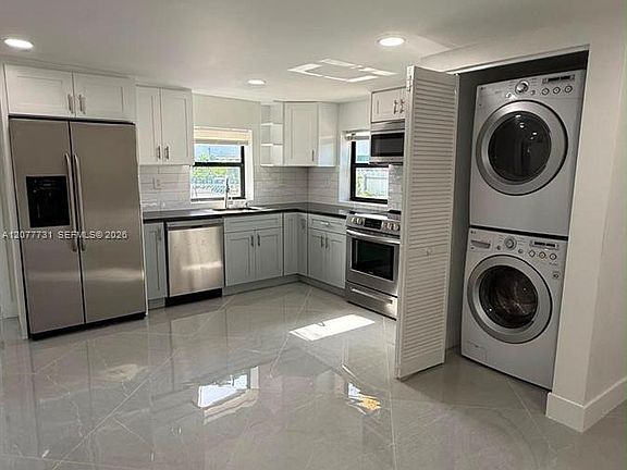 5th image of 305 NE 58th Ter
