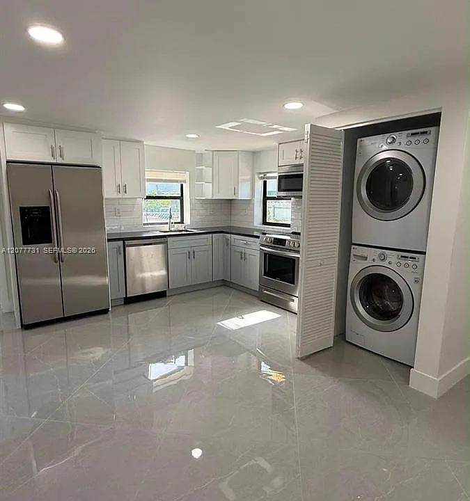 305 NE 58th Ter