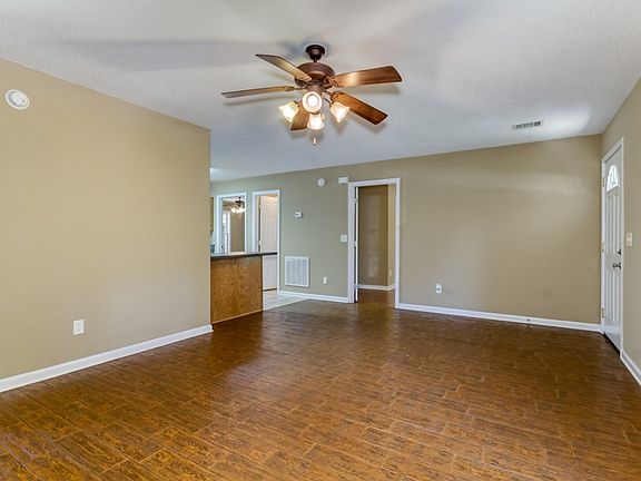 5th image of 1611 18th Ave E