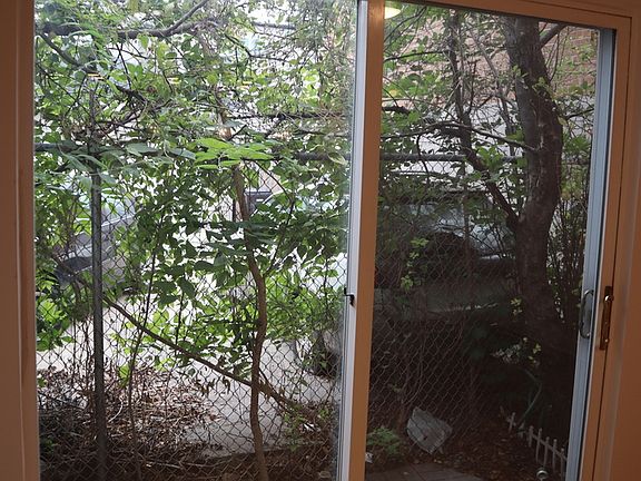 4th image of 1720 N Kedzie Ave APT J