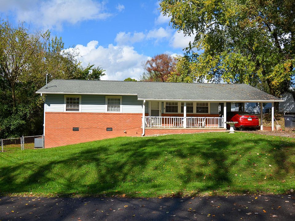 1st image of 3915 Applewood Dr