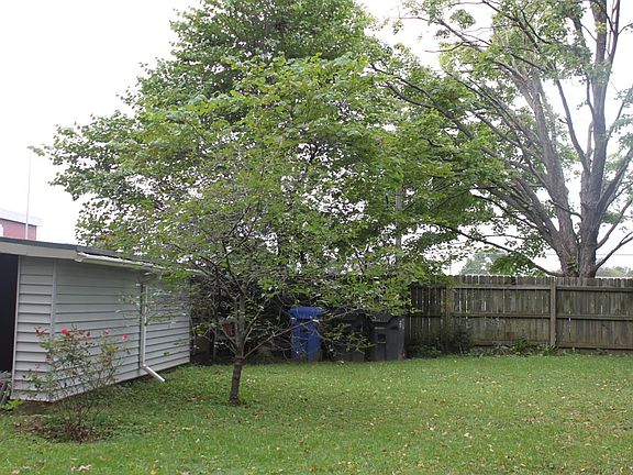 5th image of 240 Southport Dr