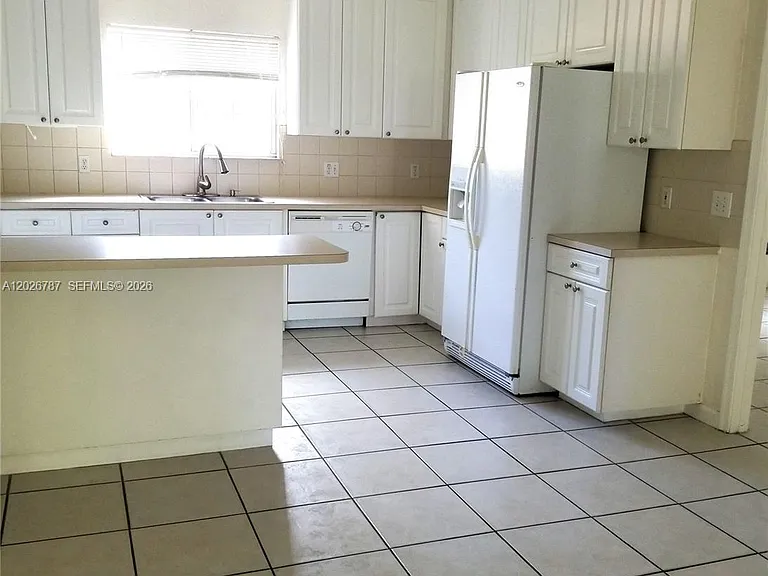 4812 Washington St #7 — Photo 5