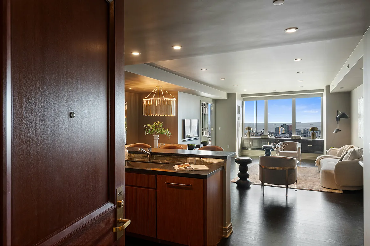 Building Photo - 765 Market St #32H