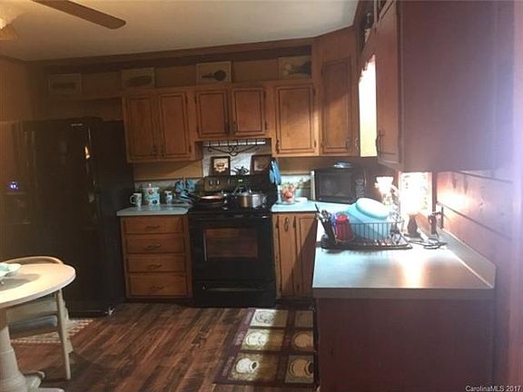 4th image of 154 Country Way Dr