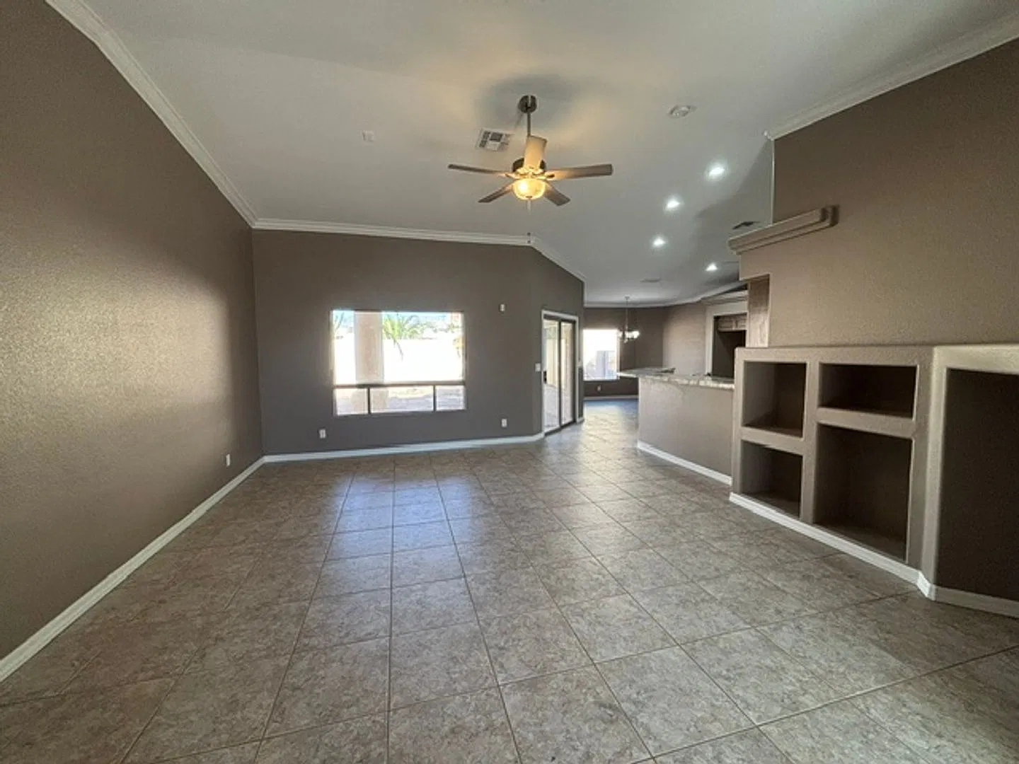 Spacious 4-Bedroom Casita & Pool Home Long-Term Rental! — Photo 4