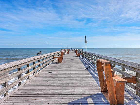 2nd image of 1400 Ocean Blvd #104-A