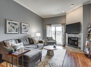 142 W End Pl, Nashville, TN 37205