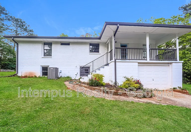 3543 Bouldercrest Rd — Photo 1
